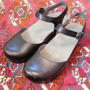 Black Dansko Sam Women's Clogs 37
